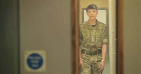 Hannah Winterbourne La Primera Militar Transgénero Del Ejército