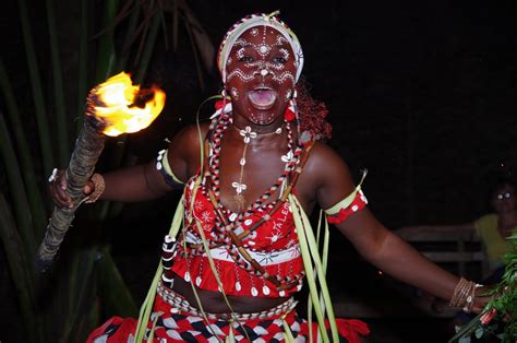 fang people the highly spiritual bantu people of west africa and the largest ethnic group in