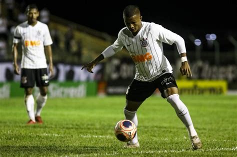 Corinthians e avaí kindermann voltaram a se enfrentar após o jogo de ida da final do brasileirão com o resultado igual no primeiro jogo, corinthians e avaí kindermann começaram o jogo a todo. Jogo do Corinthians ao vivo