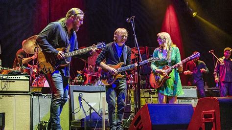Tedeschi Trucks Band To Release Live Album Layla Revisited With Trey Anastasio Louder