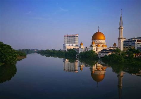 Also called the klang royal town mosque, it was completed in 2009 at a cost of rm24.3 million, to replace an older mosque of the same name that was occupying the site. Tempat Menarik di Klang Yang Terkini 2020 Paling Cantik