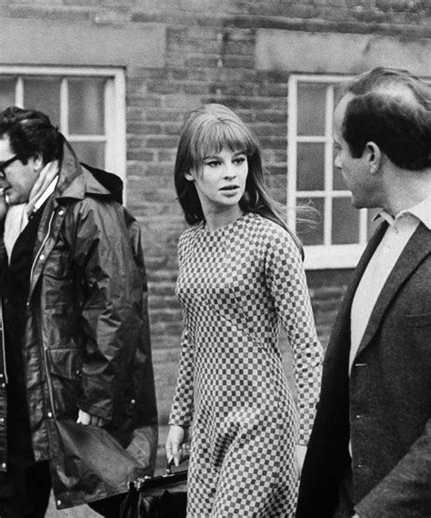 Julie Christie Rare Photos Of A Sixties Movie Icon 1966