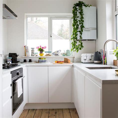 Small Kitchen Ideas To Turn Your Compact Room Into A Smart Space Tiny Kitchen Design Simple