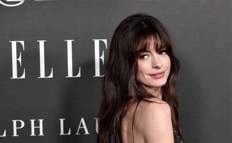 Anne Hathaway Continues Her Bombshell Streak At Versaces La Show