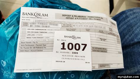 Masukkan syiling ke tempat letak syiling sebelah kanan. Tukar Duit Syiling Melalui Mesin Di Bank - MyRujukan