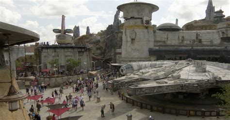Star Wars Galaxys Edge Opens August 29 At Disney