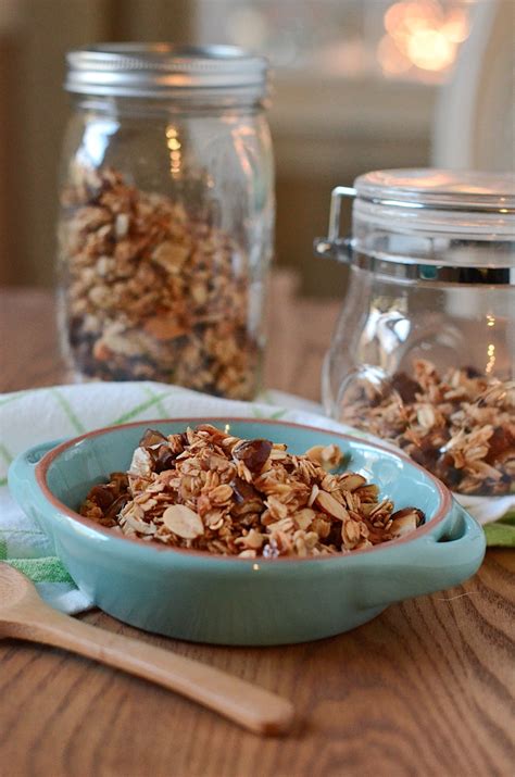 Ingredients · cups whole rolled oats · cup chopped walnuts · cup coconut flakes, optional · teaspoons cinnamon · teaspoon sea salt · tablespoons melted coconut oil . Healthy Granola Recipe: Maple Cinnamon Date Almond - The ...