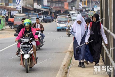 Indonesian Students Walking Home After School Sosok West Kalimantan