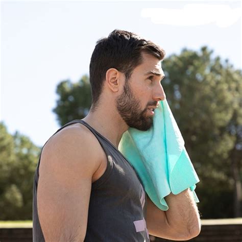 Cooling Towel Comfortable Sports Towel That Cools You Down Smartasaker