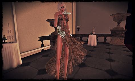 (1a) no screenshots or pics where the only focus is a screen. Strict Venus Femdom SSC: Elegant dinner party pics!