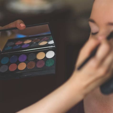 Roles And Responsibilities Of A 1st Assistant Makeup Artist