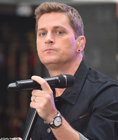 The pair smiled from ear to ear when sophie showed jake something on her phone screen. Matchbox 20's Rob Thomas reflects on his racist comment ...