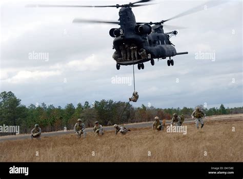 Us Green Beret Special Forces Soldiers Fast Rope Out Of A Ch 47 Chinook