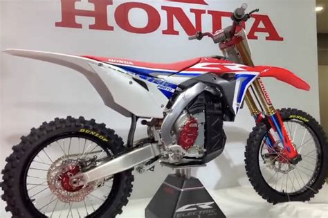 Honda dirt bike dirt bikes freestyle motocross bike life offroad bicycle motorcycle cars vehicles. Honda stelt elektrische crossmotor voor in Tokyo ...