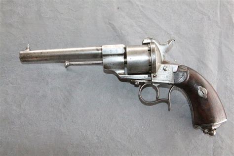 Un Revolver 1858 De Marine