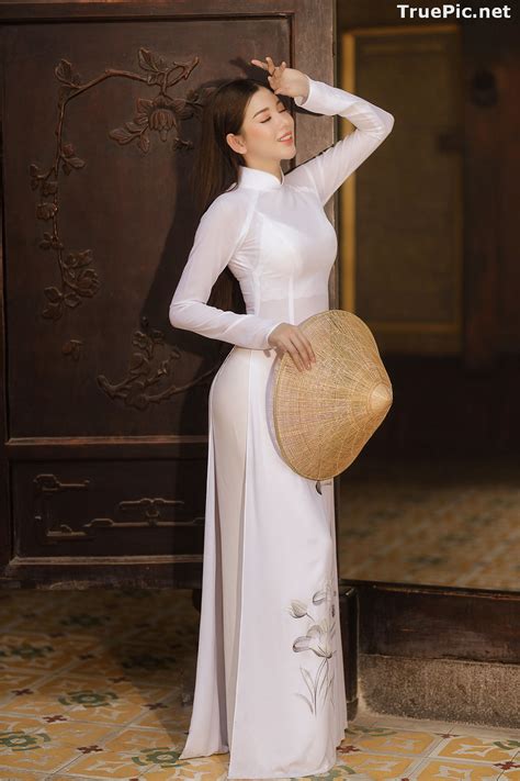 The Beauty Of Vietnamese Girls With Traditional Dress Ao Dai 2