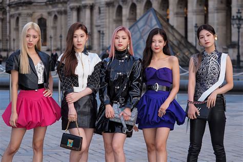 k pop bands on front rows at fashion week best photos footwear news