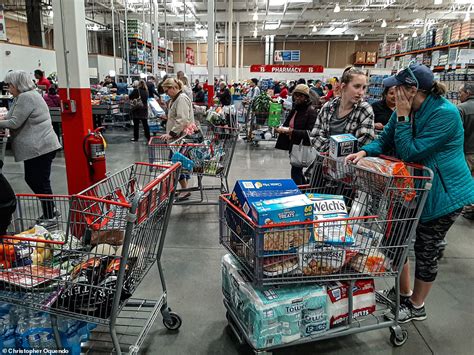Anxious Shoppers Across The Us Line Up At Stores To Stockpile Water