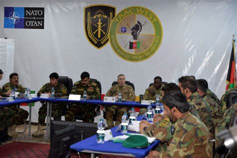 Herat Incontro Dello Staff Del 207mo Corpo Darmata Afgano Ed Il