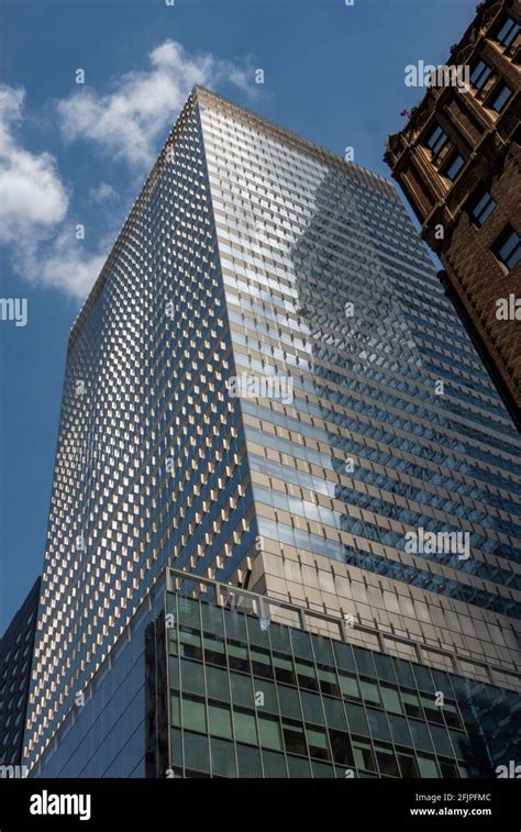 300 Madison Avenue Is A Modern Tower Whose Mirror Glass Facade Is