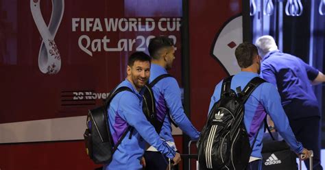 Amidst Nice Fanfare Lionel Messi And His Argentina Teammates Arrive In