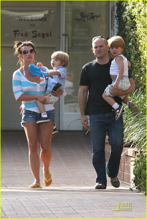 • 117 млн просмотров 7 лет назад. Britney Spears: Her Boys and Her Boats: Photo 2027681 ...