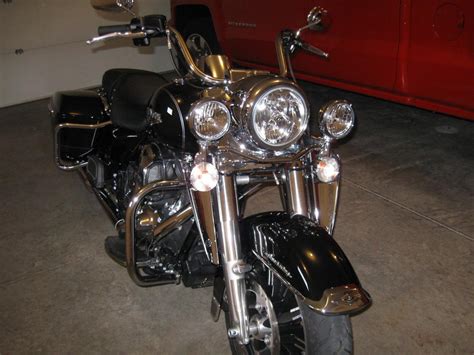 Harley uses a belt instead of a chain because chains are messy, need constant adjustment, wear out sprockets and have a relatively short service life. Clear turn signal lens, Road King - Harley Davidson Forums