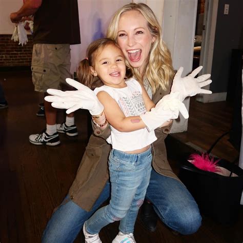 Candice King With Her Daughter Florence King Helping Hashtaglunchbag