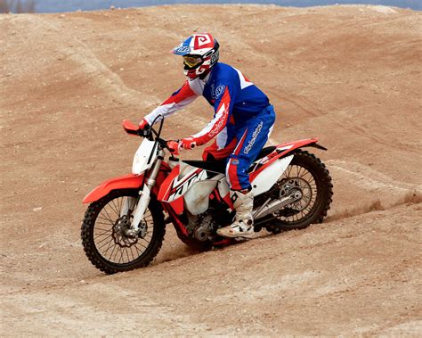 Dear fellow pumpkin shredders, ktm noob here that just put one of these into my stable. 2015 KTM 350 XCF-W Test Review Impression - Dirt Bike Test