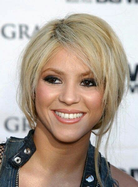 Shakira Hair Shakira Mebarak Celebrity Photos Celebrity Women Military Girl Brunette Beauty