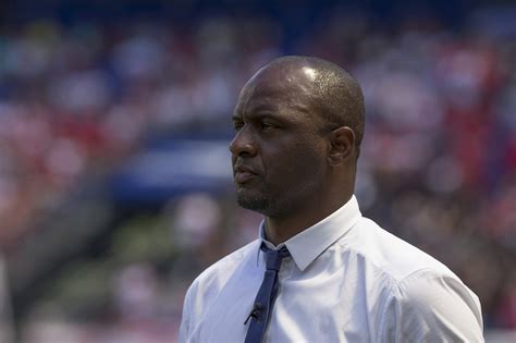Emigró a francia desde senegal cuando tenía 8 años y no volvió hasta el año 2003. OGC Nizza: Manager stellt klar: Patrick Vieira bleibt ...