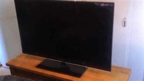 The bezel is flat and has a gunmetal lip at the. Samsung LED TV 40-Inch SmartTV UE40D5725 - Unboxing ...