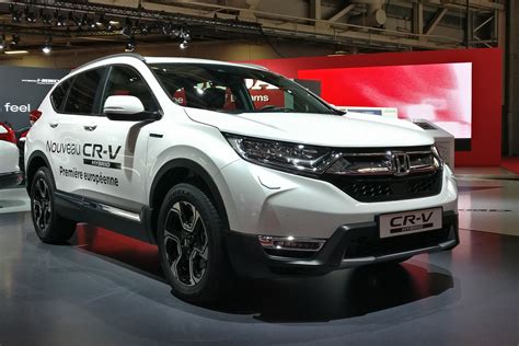 New Honda CR-V hybrid: prices, specs and pictures | Auto Express