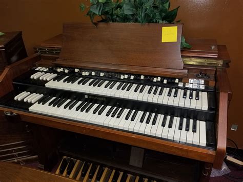 Vintage Hammond Church Organs Hammond C3 122 1974 Model