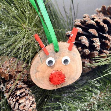 Diy Rustic Wood Slice Rudolph The Red Nosed Reindeer Ornament Craft