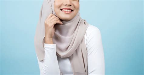 Muslim Bridesmaid Refuses To Remove Hijab For Wedding Aita