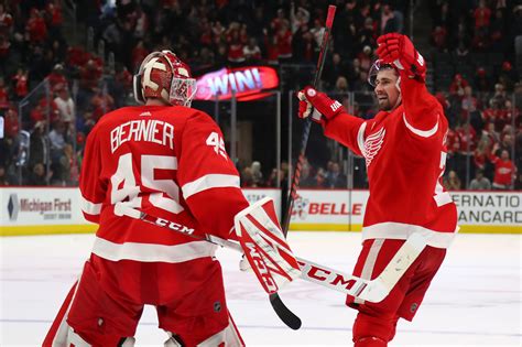 Le gardien jonathan bernier ne veut pas encore une fois simplement vivre la période creuse de la reconstruction. Red Wings: The rise of Jonathan Bernier and fall of Jimmy ...