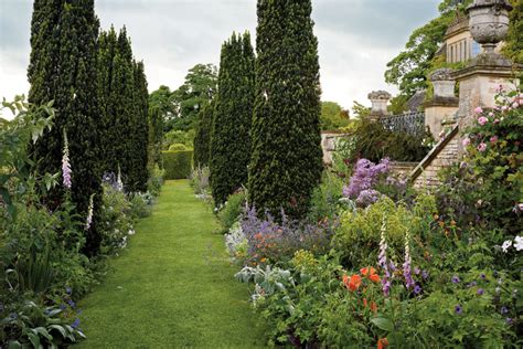 Habitually Chic® Charming Cotswolds Garden