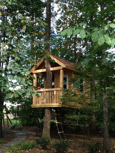 Treehouse ideas will fill the minds of many families with kids or even when babies are still on their way. Simple Diy Treehouse For Kids Play 45 | Tree house diy ...