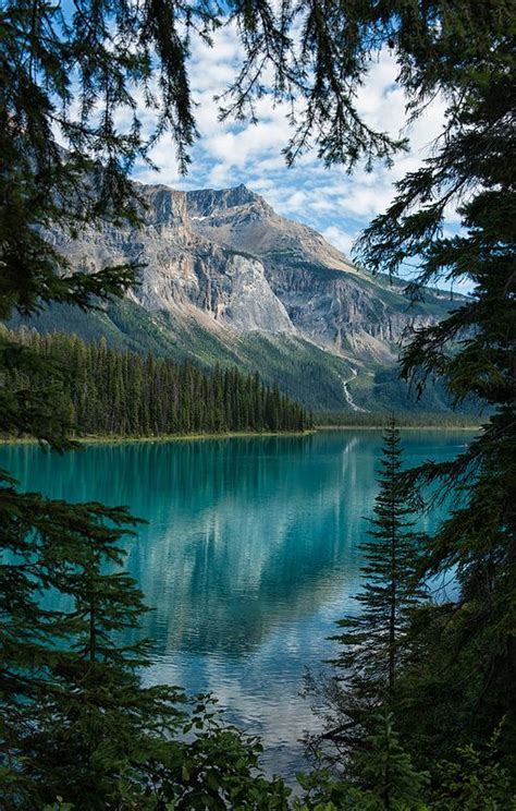 A Peek Of Emerald Lake Nature Scenery Beautiful Landscapes