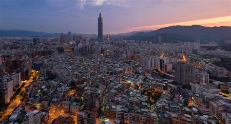 Located in northern taiwan, taipei city is an enclave. Taipei: A Weekend Away in One of Asia's Best Gourmet ...