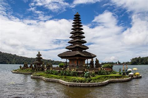 tempat wisata di indonesia terbaik traveling yuk