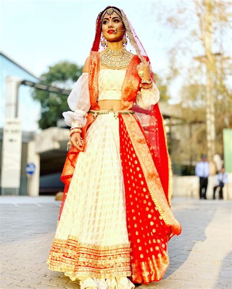 Bridal Fashion Hina Khan In Red Bengali Silk Saree Hina Khan Saree Ladyindia Lady India