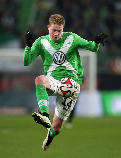 To decide that we need to have an old fashioned wild west shootout between the current kdb and wolfsburg's 2014/15 kdb. Kevin de Bruyne ist der Star des VfL Wolfsburg - DER SPIEGEL