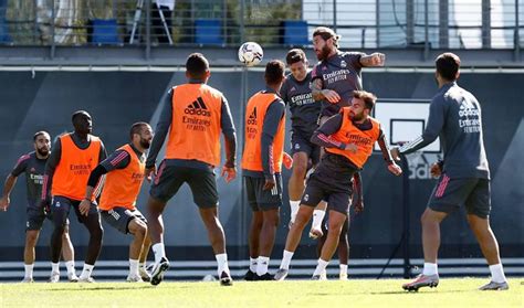 النجم البولندي أثار الجدل حول استمراره مع بايرن. قائمة ريال مدريد لمباراة بيتيس في الدوري الإسباني ...