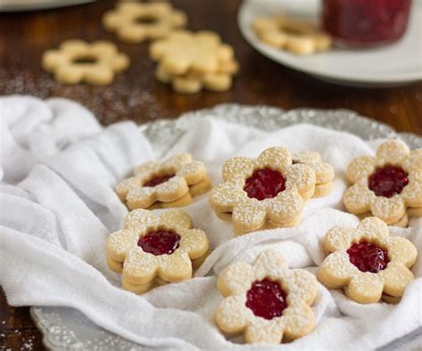 Austrian husarenkrapferl cookies, an almond shortbread dusted with icing sugar & finished off with a dollop of jam, will be the talk of the dessert table! Linzer Cookies With Raspberry Jam : 3 Steps (with Pictures) - Instructables