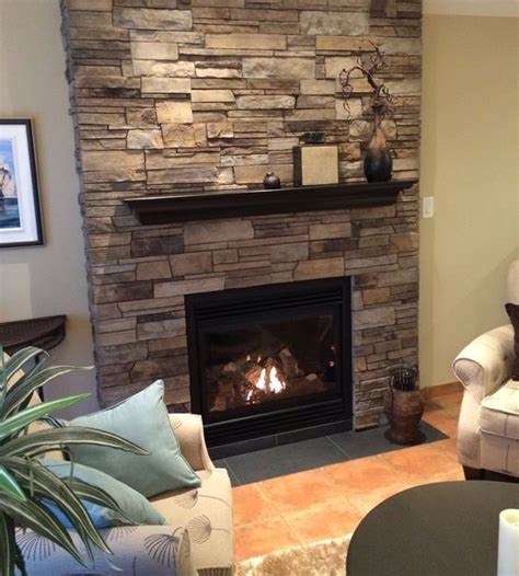 Fireplace: Plum Creek, LEDGESTONE - Versetta Stone® Brand_Stone Siding