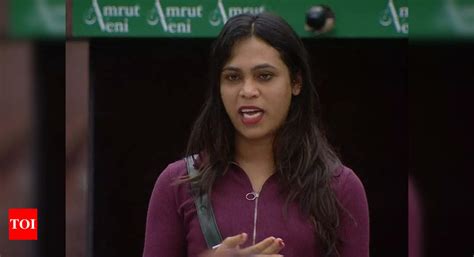 Bigg Boss Malayalam 5 From Classmates Removing Her Clothes To Being