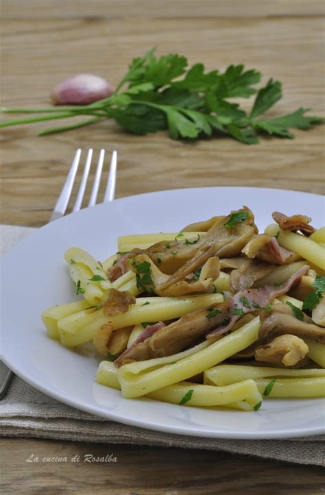 Pasta con funghi pleurotus e speck - La cucina di Rosalba