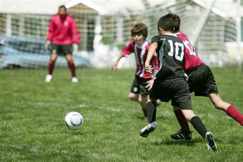 Competitive sports should not be played in schools - Noisy Classroom